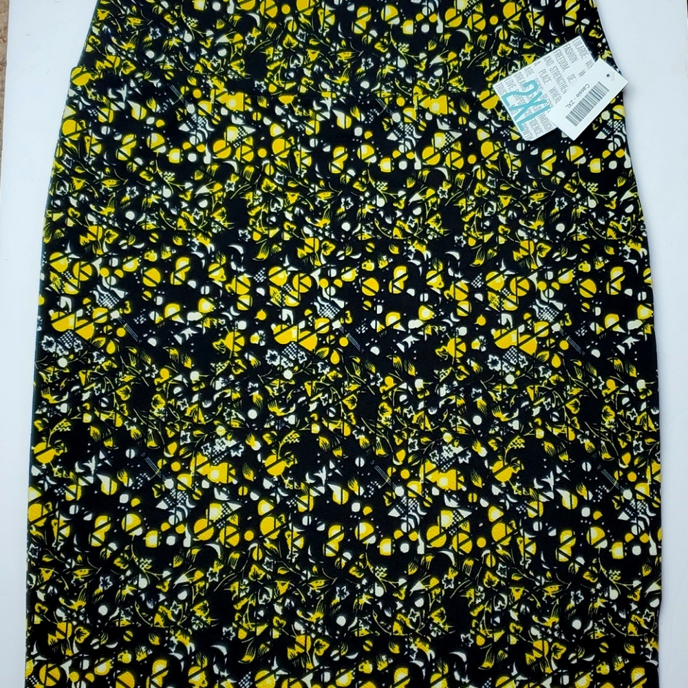 LuLaRoe Cassie Pencil Skirt 2XL NWT Yellow Black Geometric Abstract Print